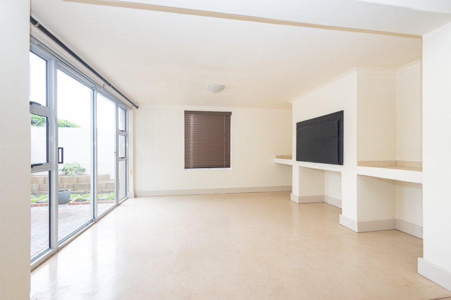 3 Bedroom Property for Sale in Avalon Estate Western Cape